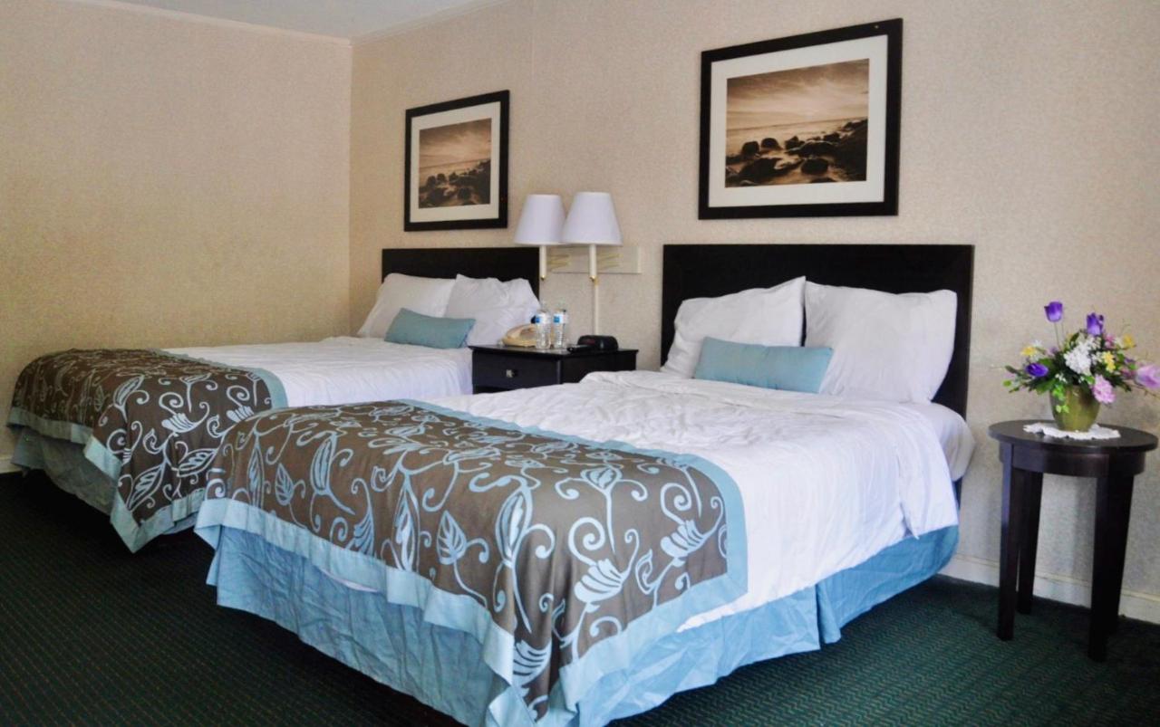 Azalea Inn & Suites — photo 17