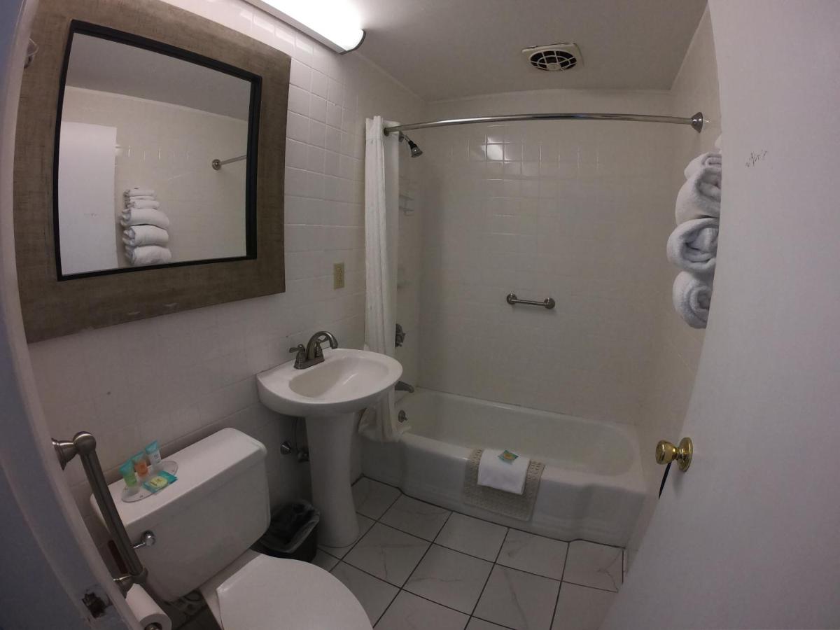 Copper Lantern Motor Lodge — photo 10