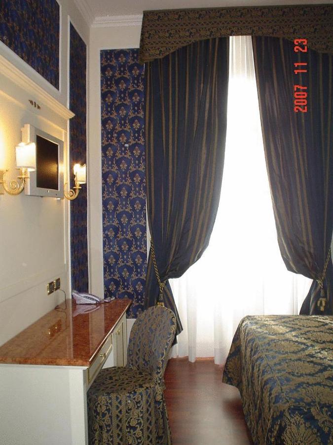 Hotel Dina - Laterooms