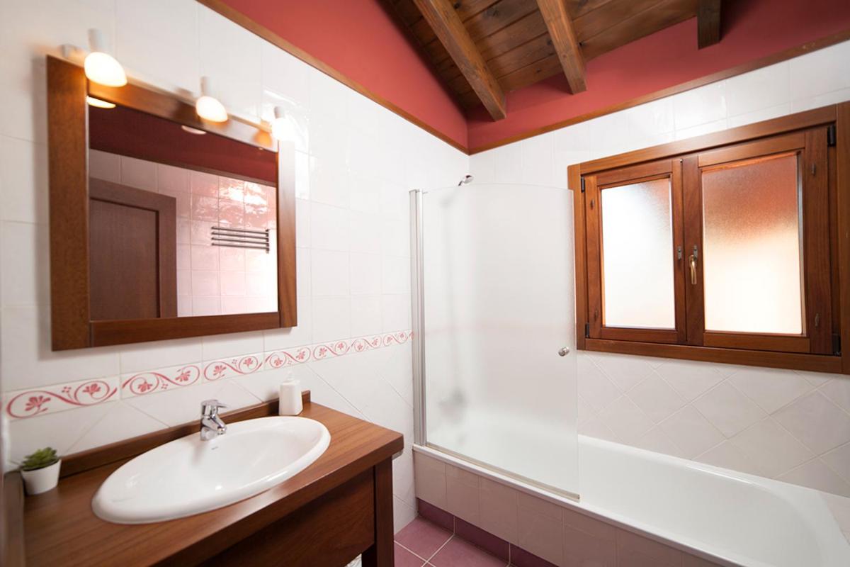 Apartamentos La Calvera, Llames de Parres – ceny ...