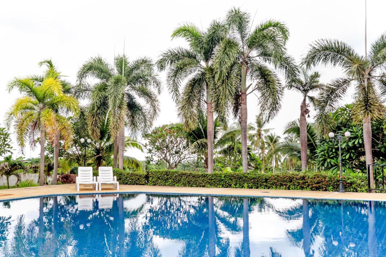 Rooftop swimming pool: Lanta Village Resort