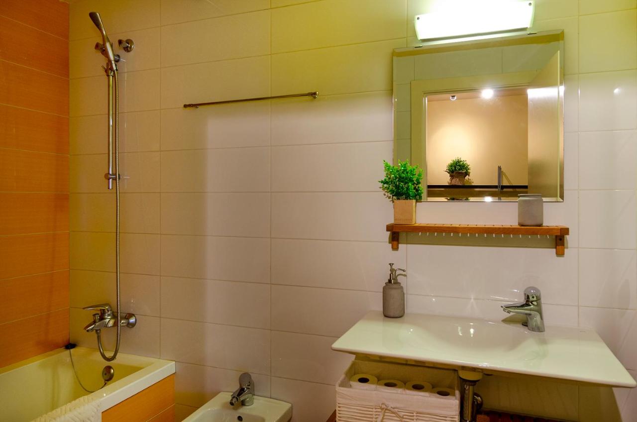 Devesa Park Apartment with Private Parking, Girona – Updated ...