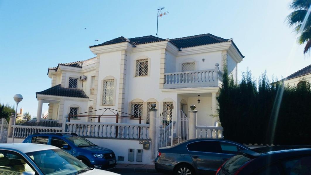 Chalet pareado en los álamos con (Spanje Torremolinos ...