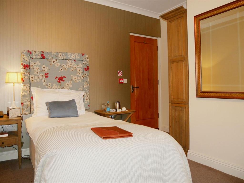 Single Ensuite Room
