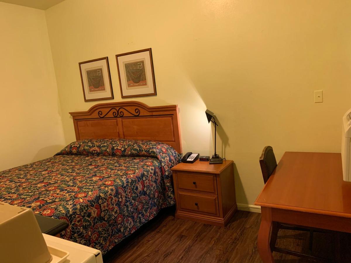 Economy Inn — photo 15