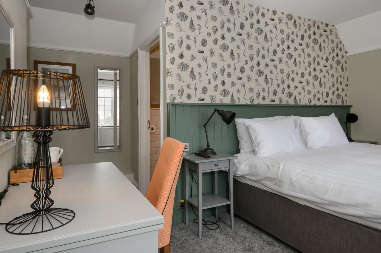 Double or Twin Room with Private Bathroom