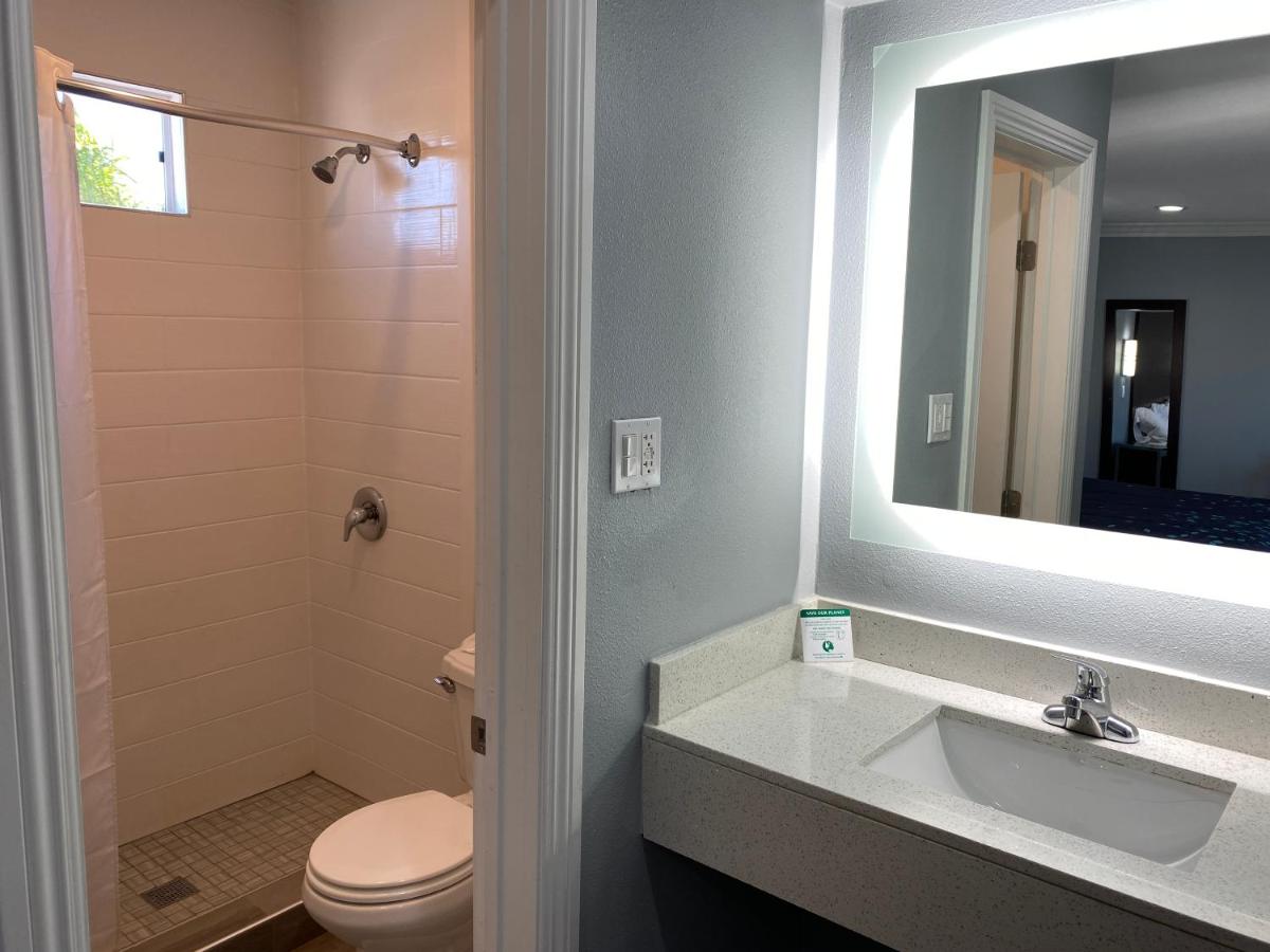 Regency Motel-Brea — photo 13