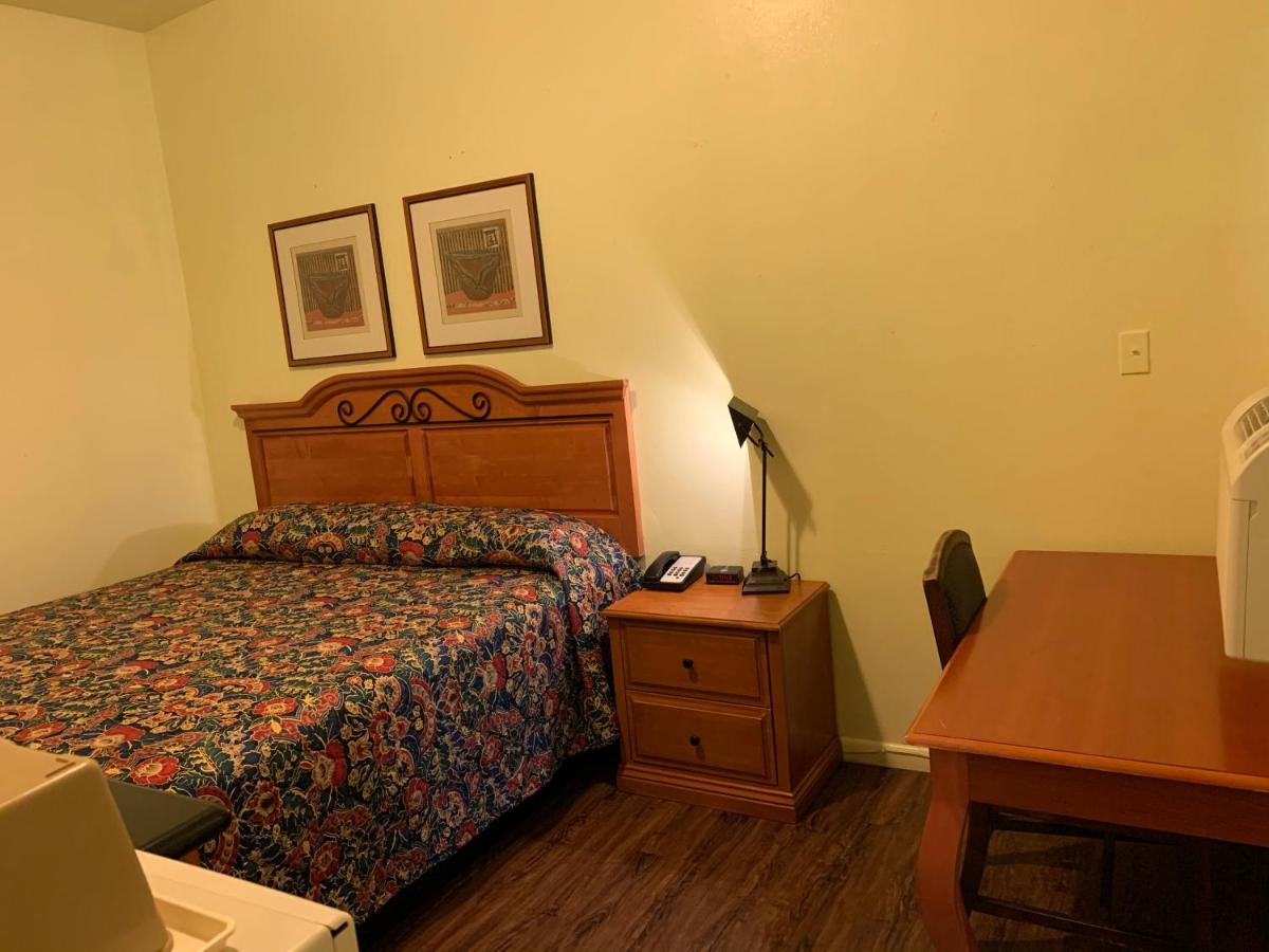 Economy Inn — photo 14