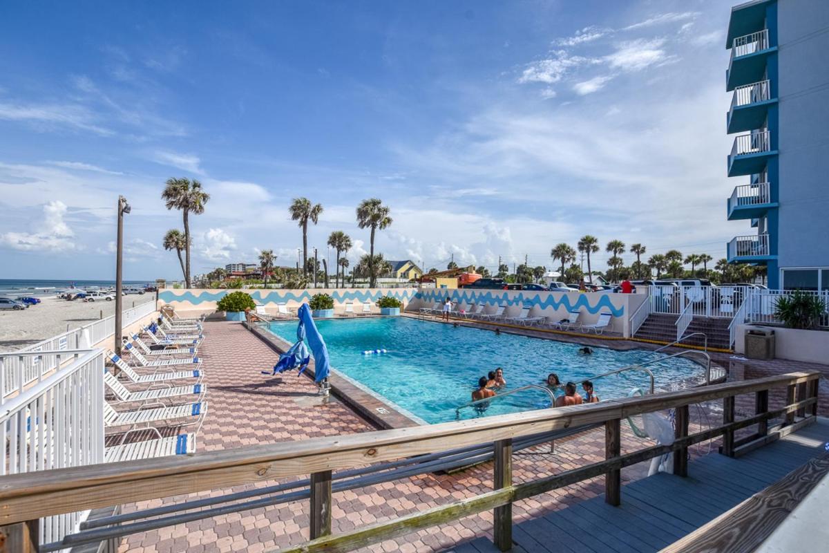 Heated swimming pool: Daytona Condo with Beautiful Ocean and City View