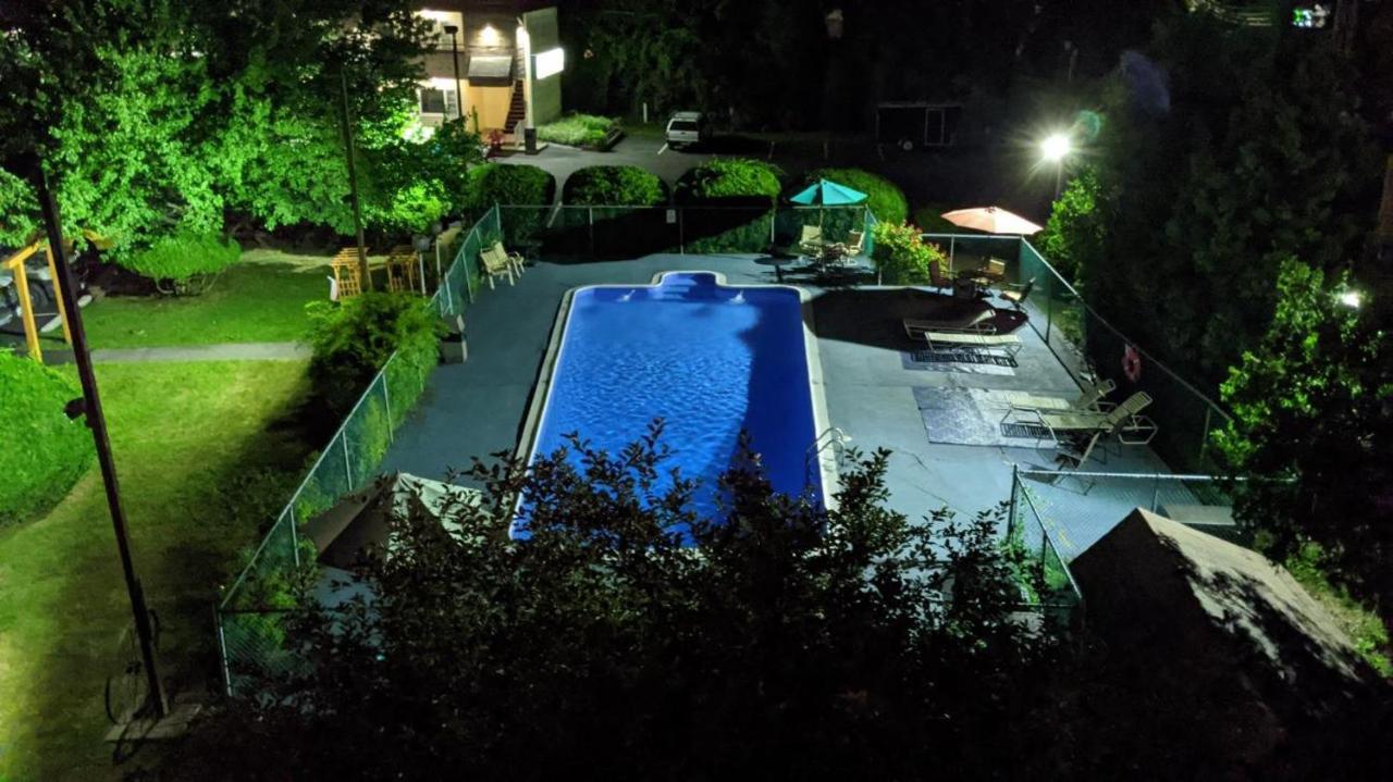 The Black Mountain Inn — photo 15