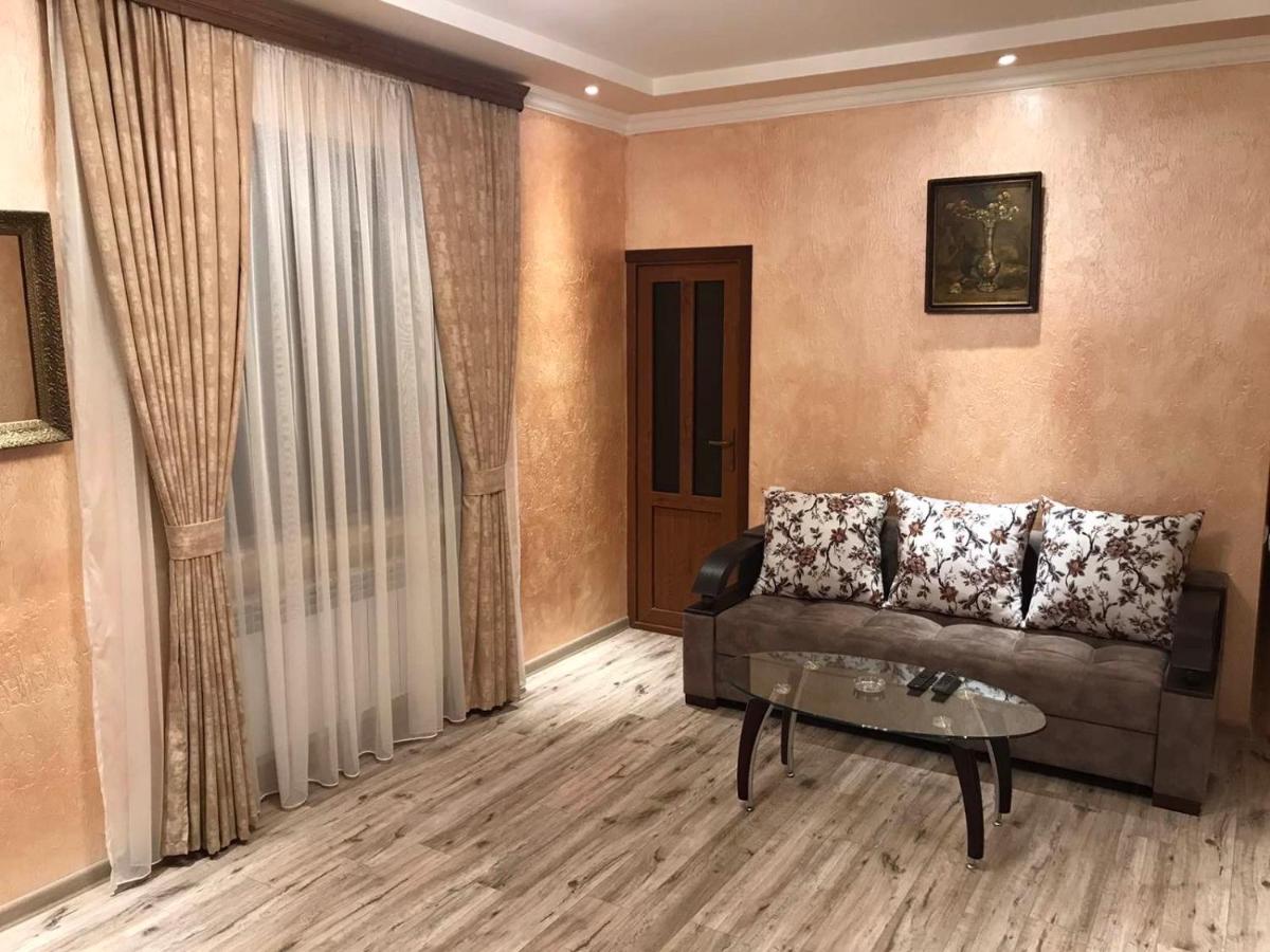 Cottage Green Garden static_photo