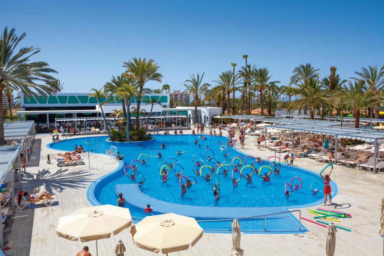 Heated swimming pool: Hotel Riu Papayas - All Inclusive