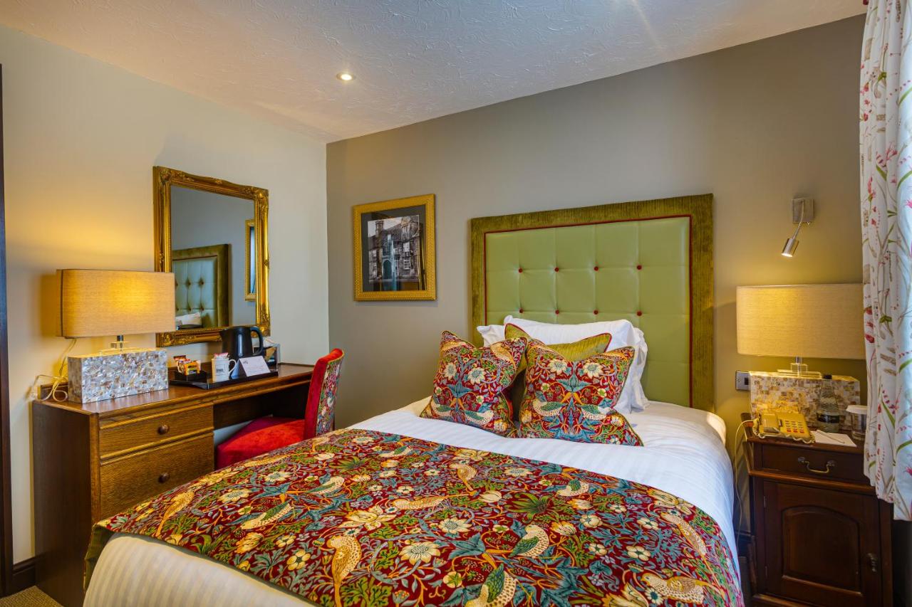 Classic Single Room