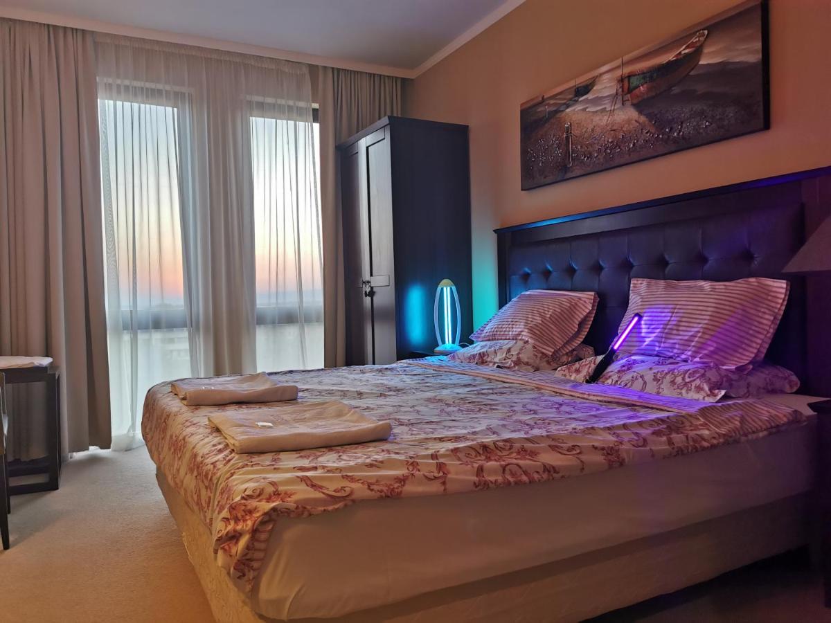 ROYAL BEACH HOTEL apartment photo