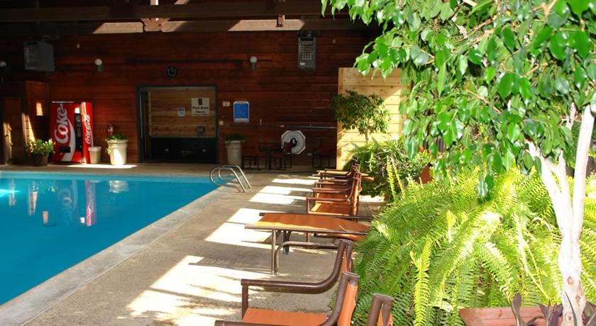 Cascade Village Two Bedroom Wintergreen Condo condo