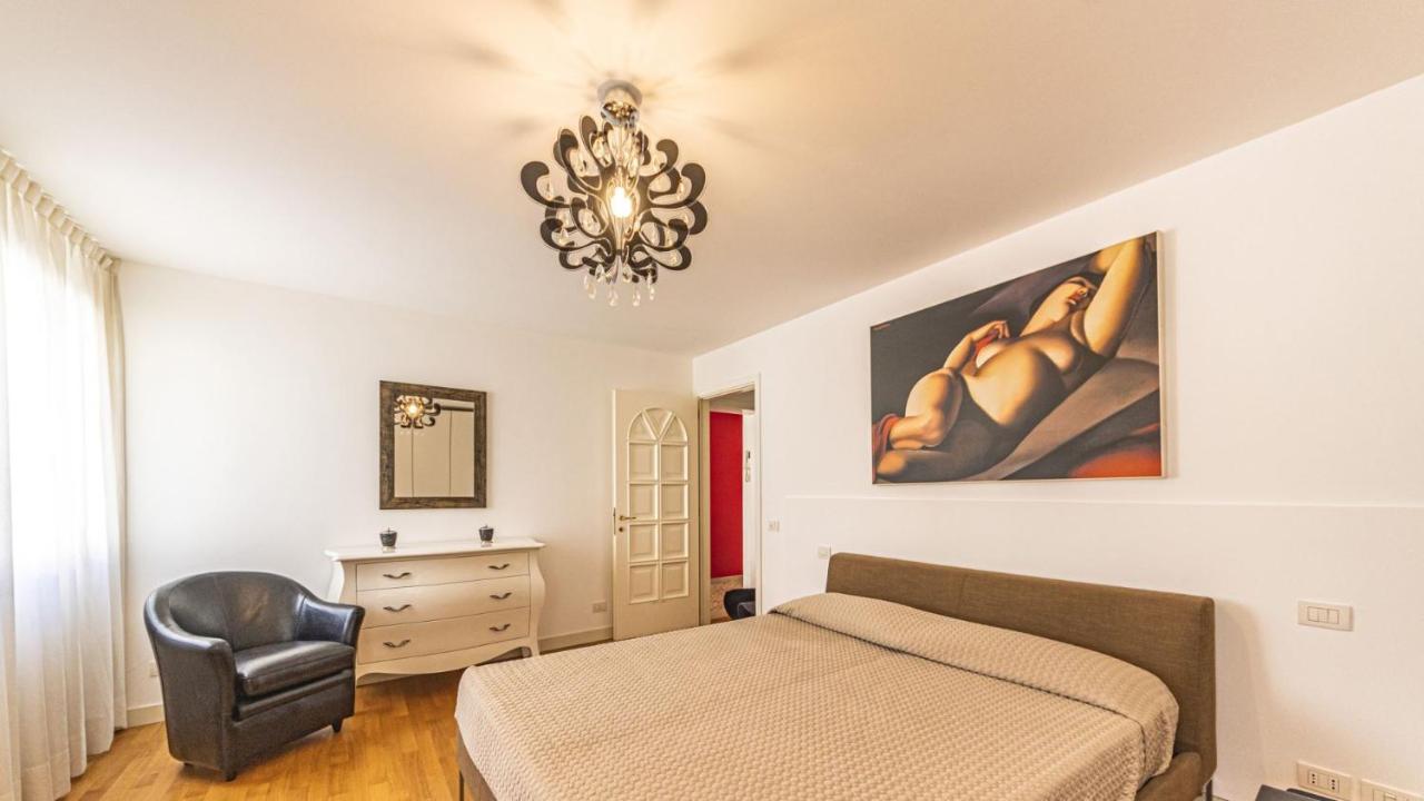 Ca' Emma San Marco - Canal View