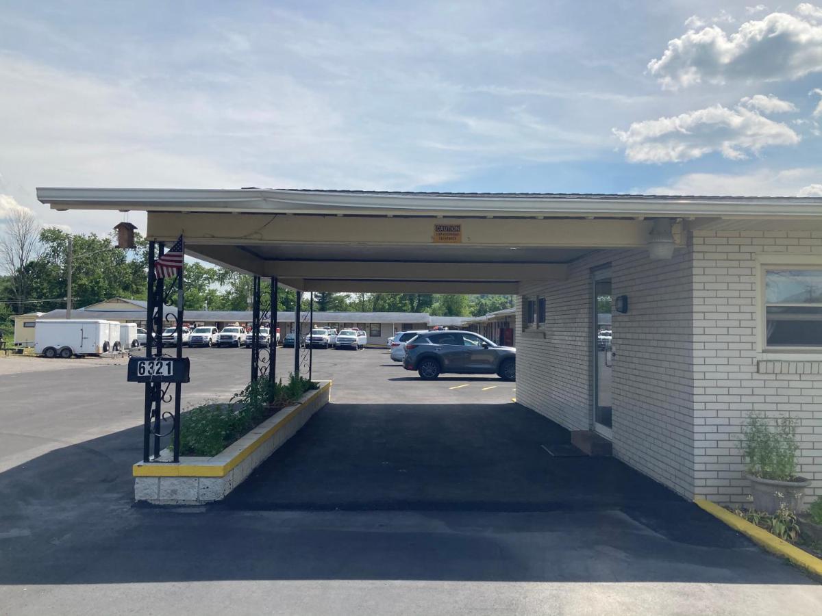 BUDGET INN — photo 18