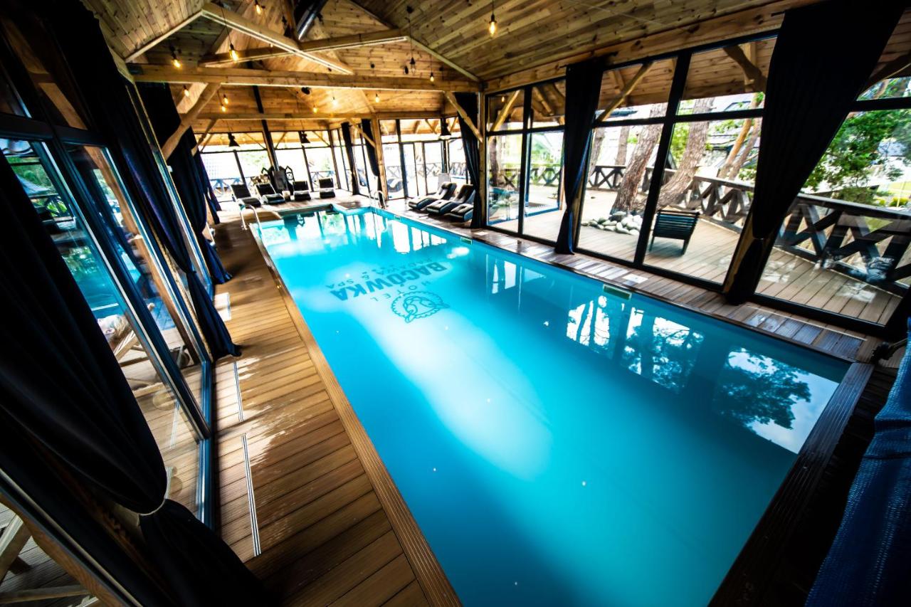 Heated swimming pool: Hotel Bacówka Radawa & SPA