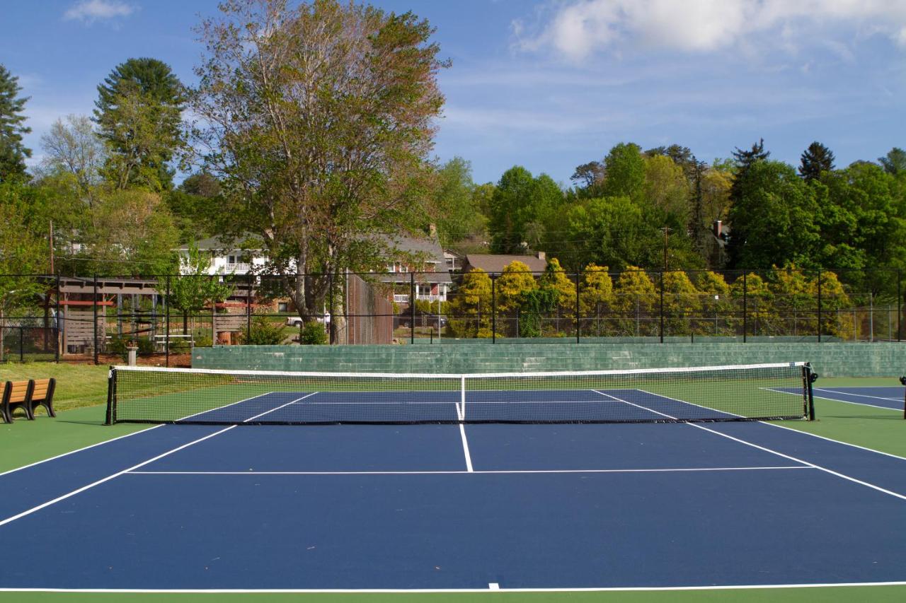 Tennis court: The Terrace Hotel at Lake Junaluska
