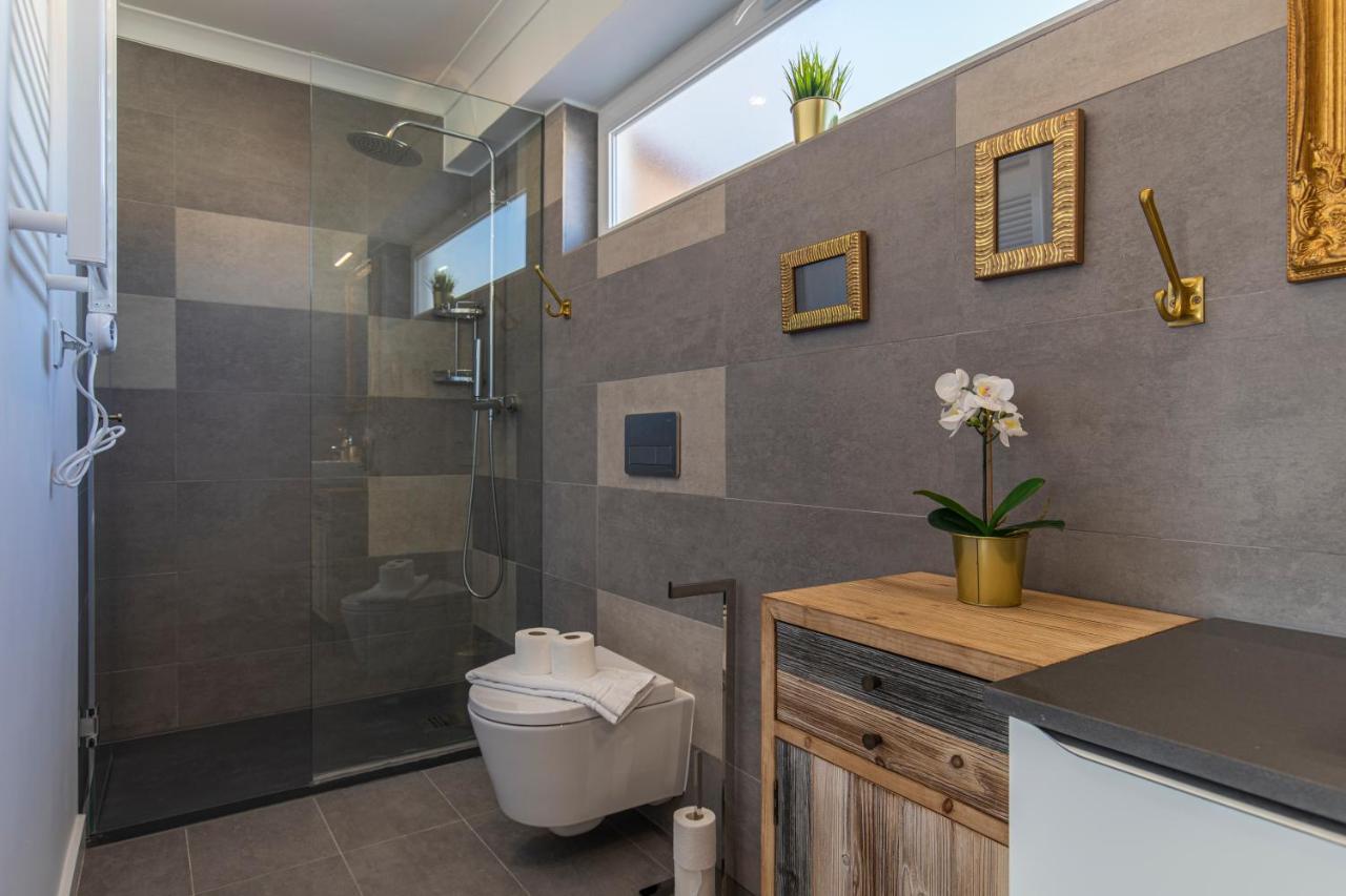 LovelyStay - Sunny 1BDR Apartment W/Terrace - 3