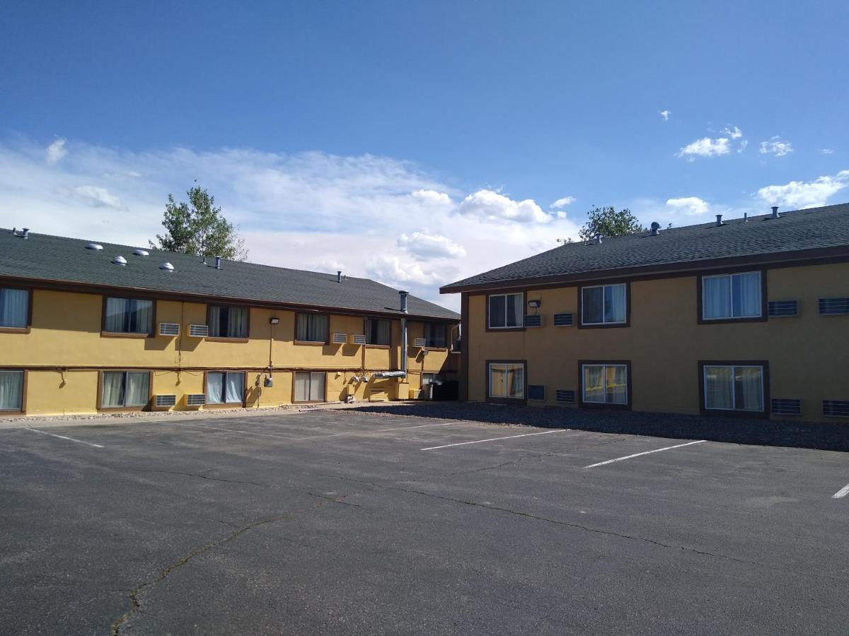 Rocky Mountain Inn — photo 20