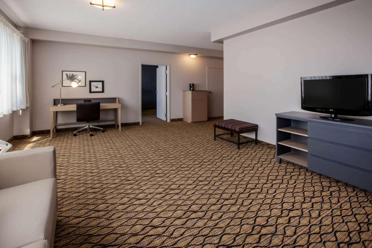 The ConCorde Inn — photo 11