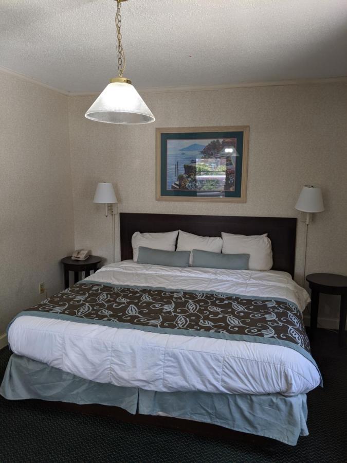 Azalea Inn & Suites — photo 14