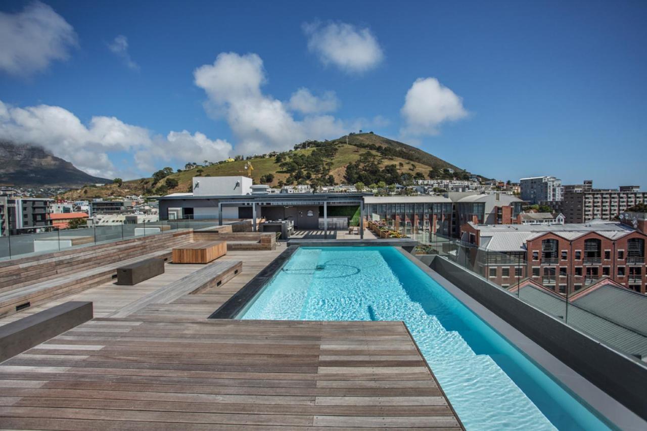Rooftop swimming pool: Docklands Deluxe Apartments with spacious balcony in De Waterkant