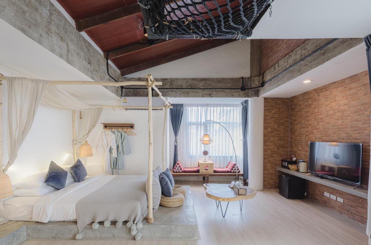 YOLO Bangkok Boutique Hotel - 5