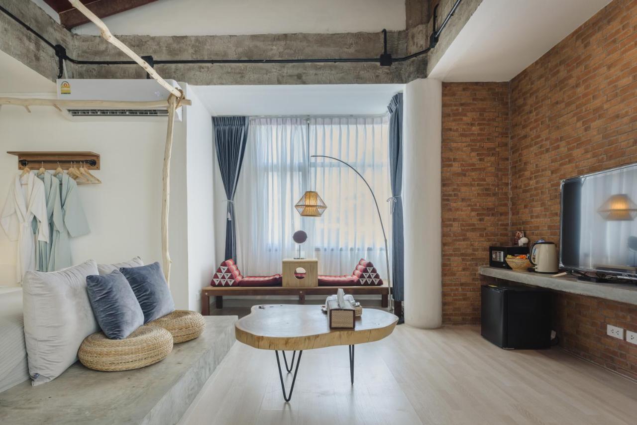 YOLO Bangkok Boutique Hotel - 4