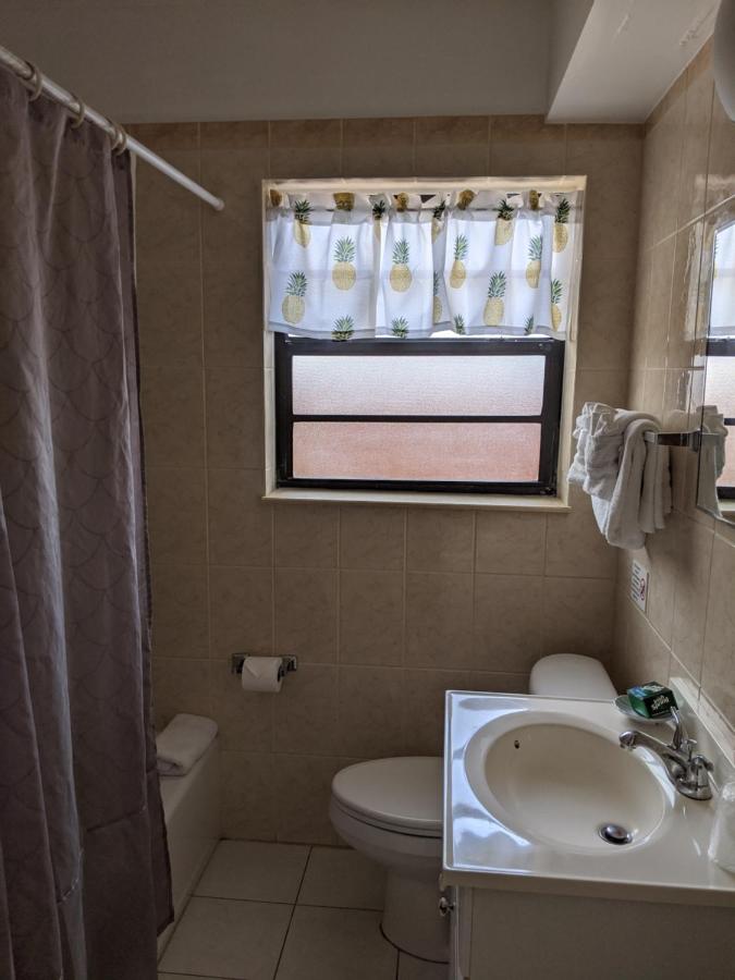 Breakaway Inn Guest House — photo 13