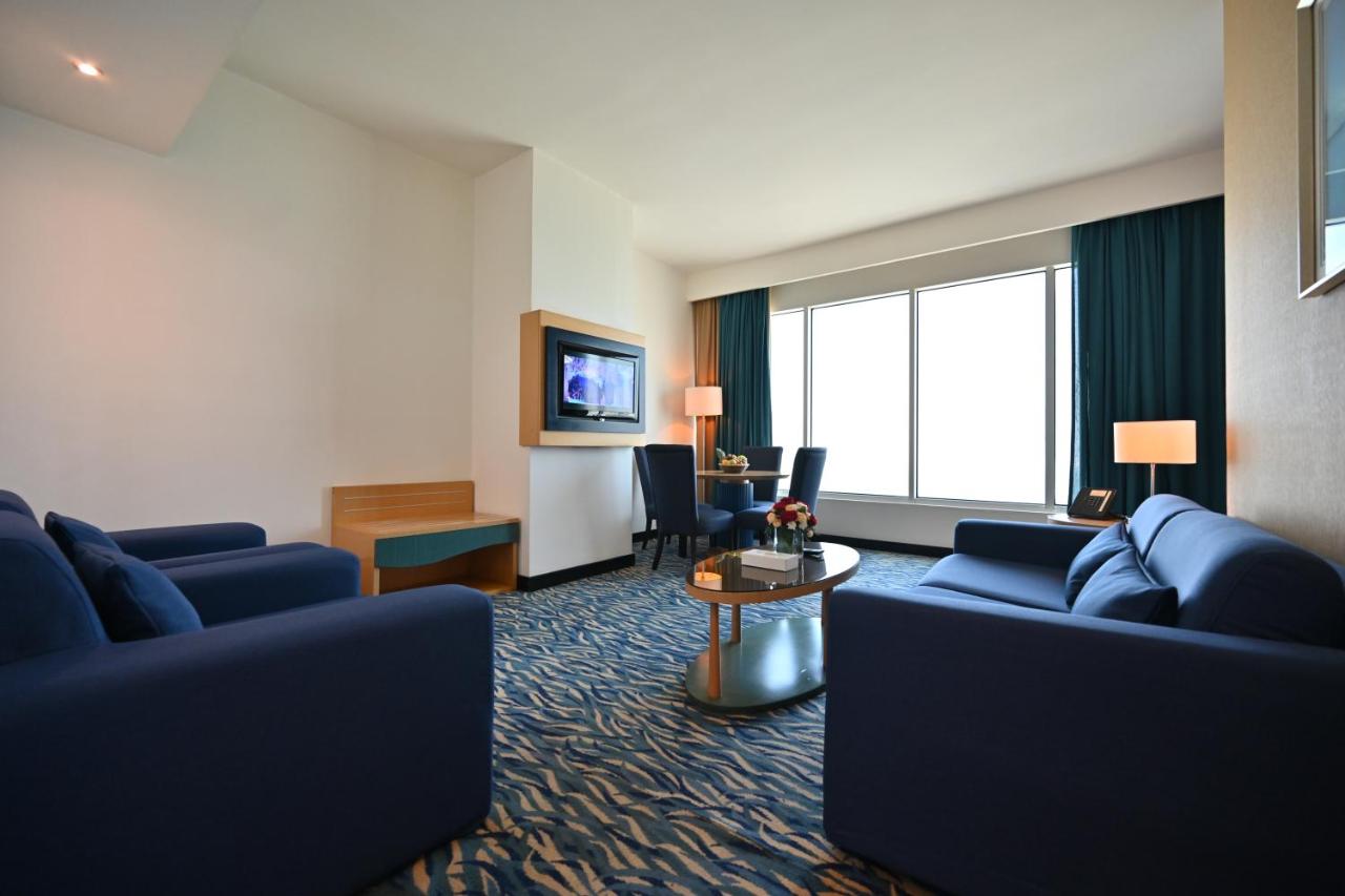 Harbour Suites Hotel photo