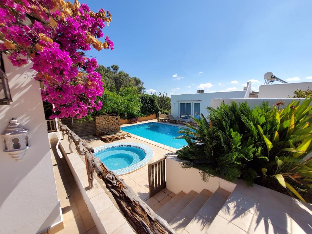 Villa Denis (España Sant Rafel de sa Creu) - Booking.com