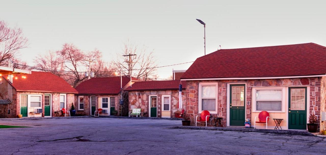 Townhouse Motor Lodge — photo 13