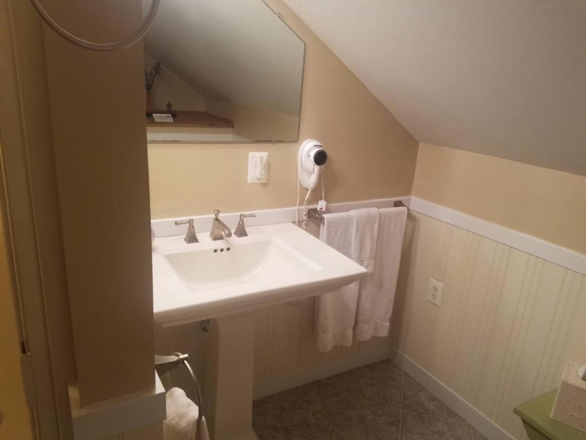 Blue Heron Inn Bed & Breakfast — photo 22