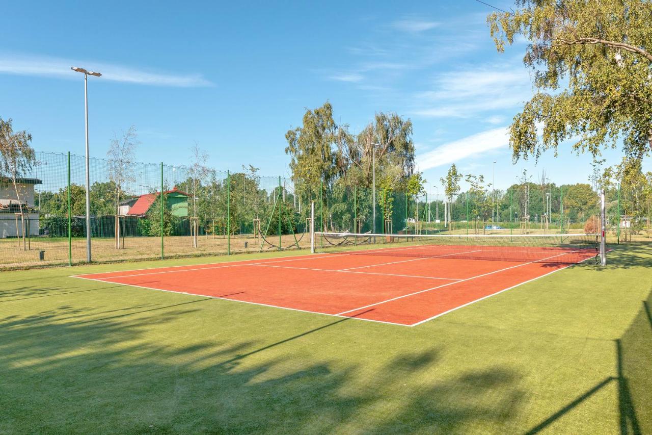 Tennis court: Baltica SeaView by TriApart