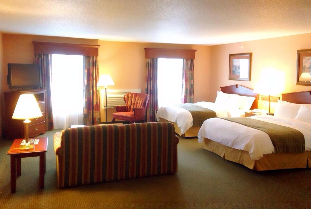 GrandStay Hotel & Suites Downtown Sheboygan — photo 11