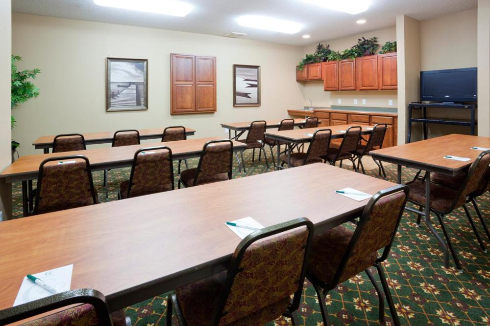 GrandStay Hotel & Suites Downtown Sheboygan — photo 6
