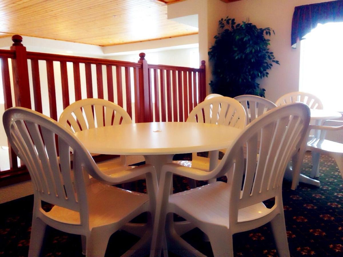 GrandStay Hotel & Suites Downtown Sheboygan — photo 21