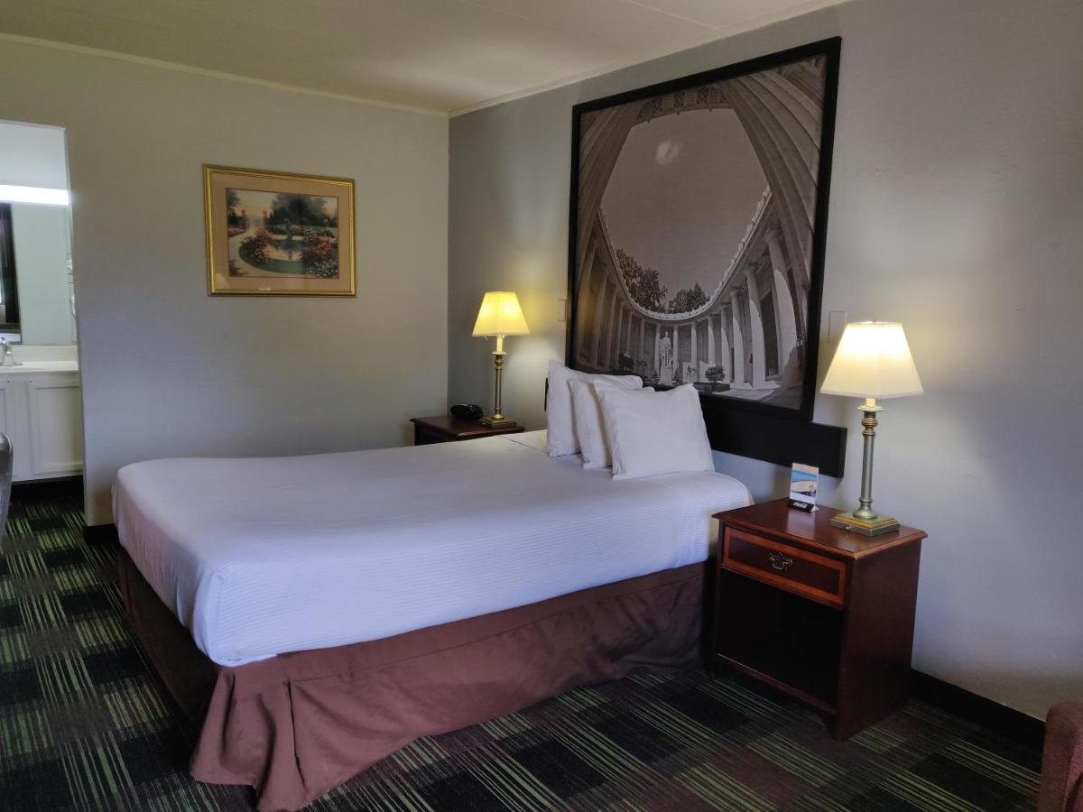 Sprucewood Inn — photo 19