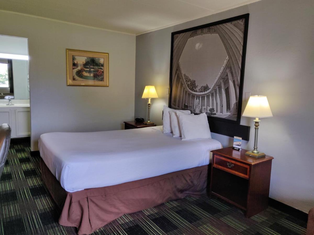 Sprucewood Inn — photo 20