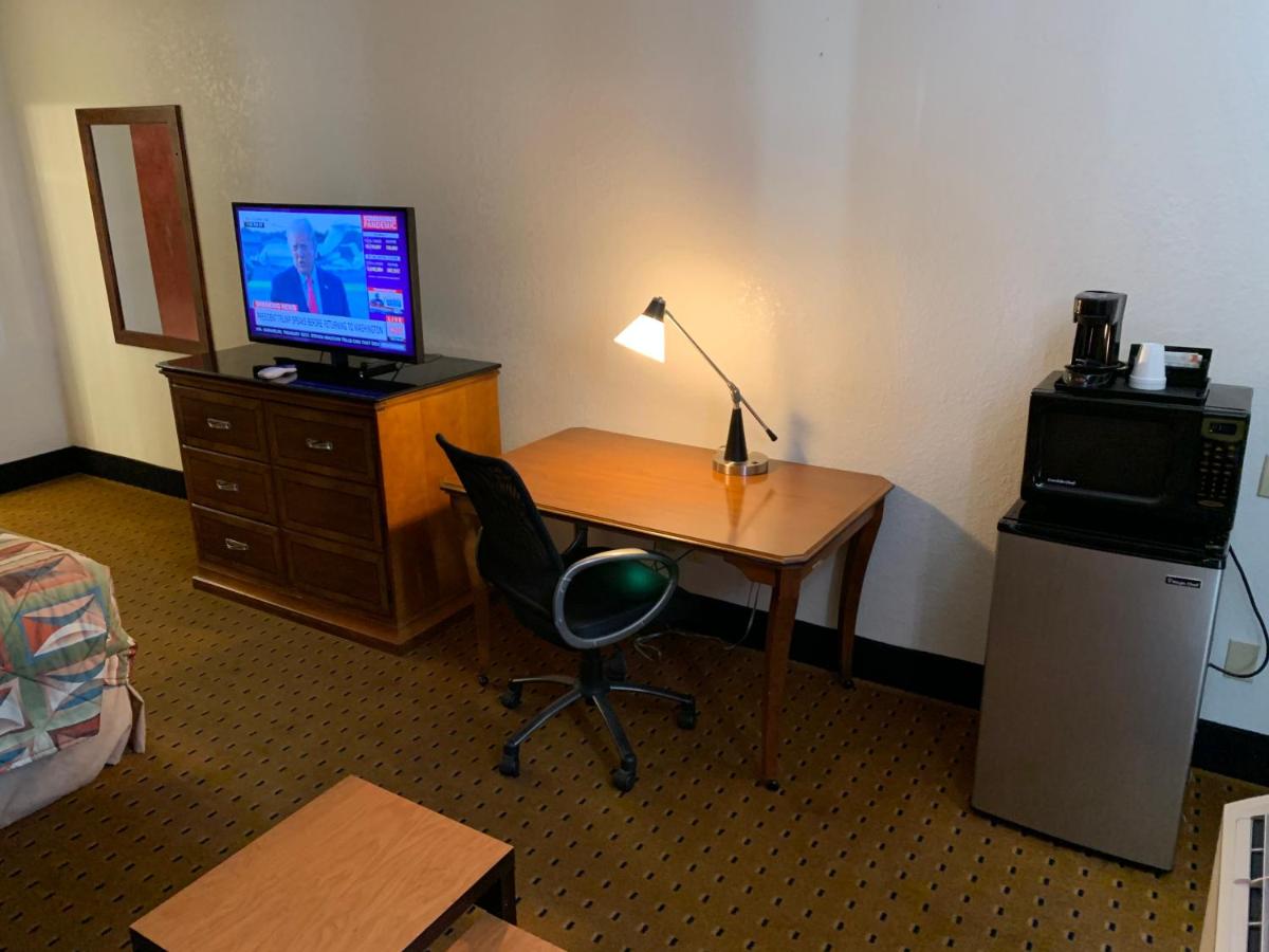 Brentwood Inn & Suites — photo 13
