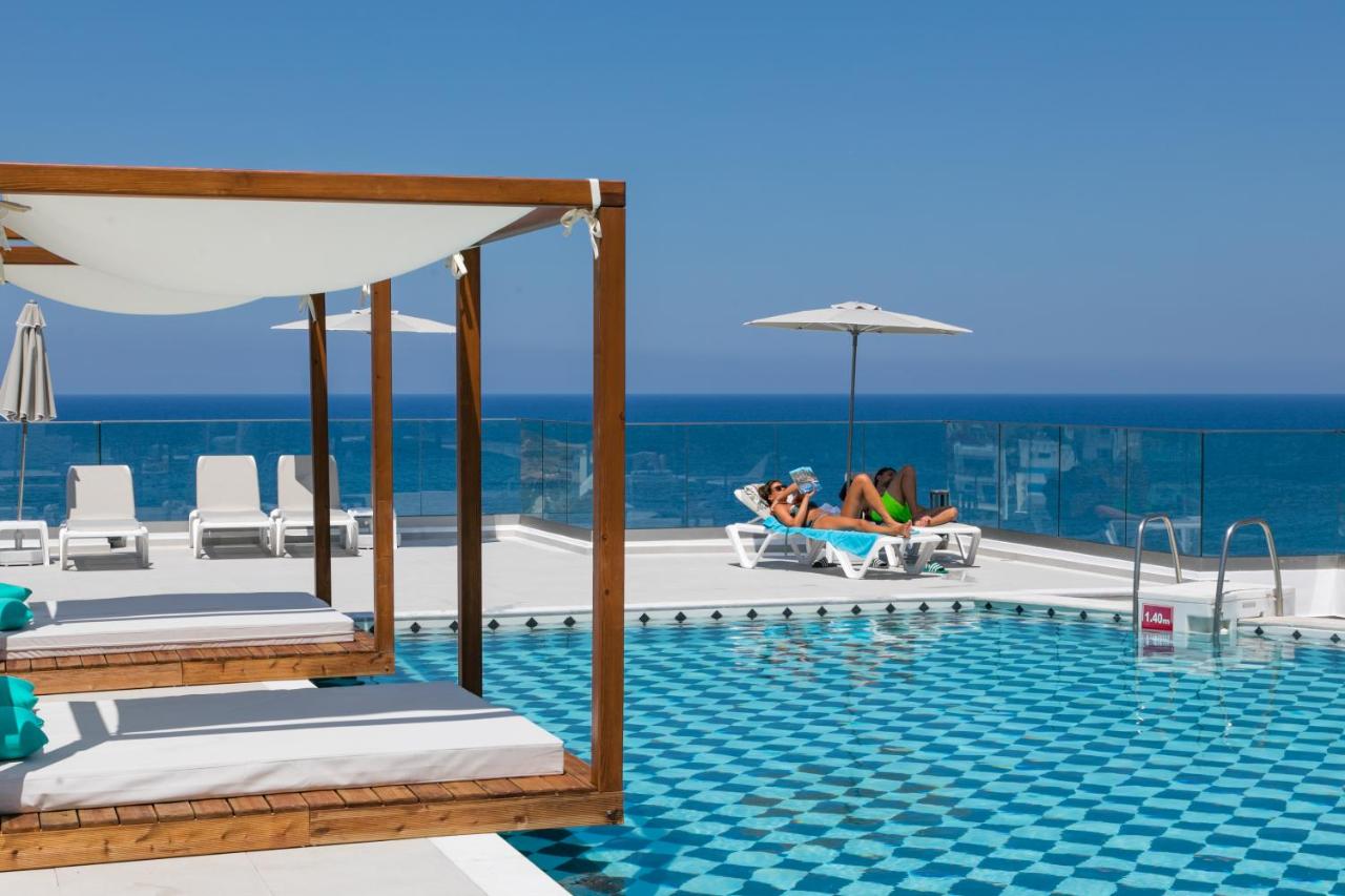 Rooftop swimming pool: Blue Bay Lifestyle - ex Bali Blue Bay