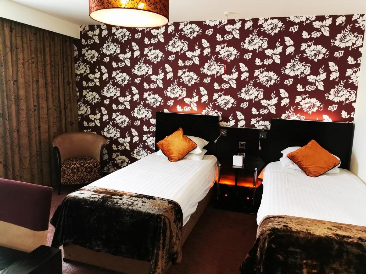 The BlueBell Hotel - Laterooms