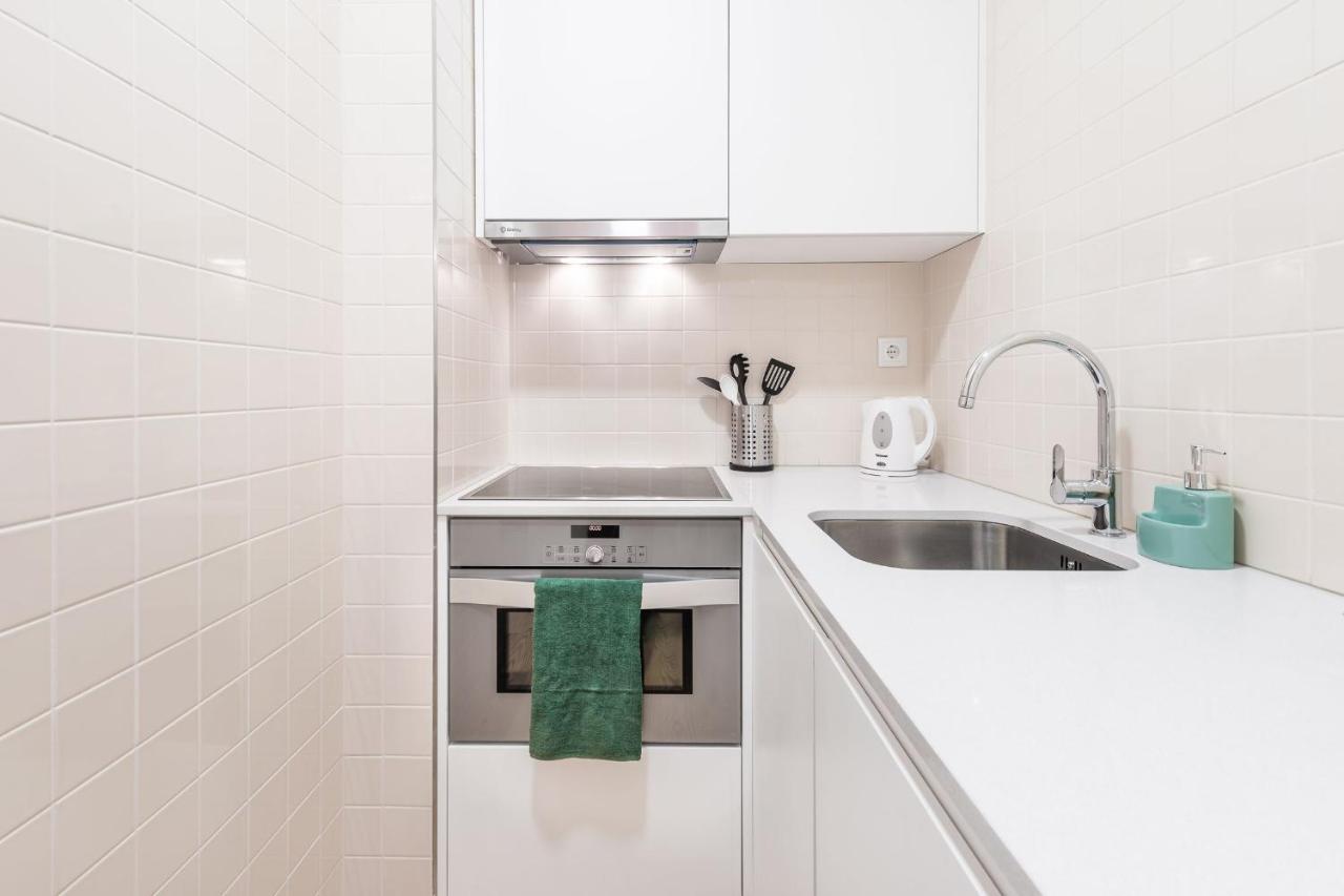 LovelyStay - 1BR Flat w AC and Balcony by Aliados - 2