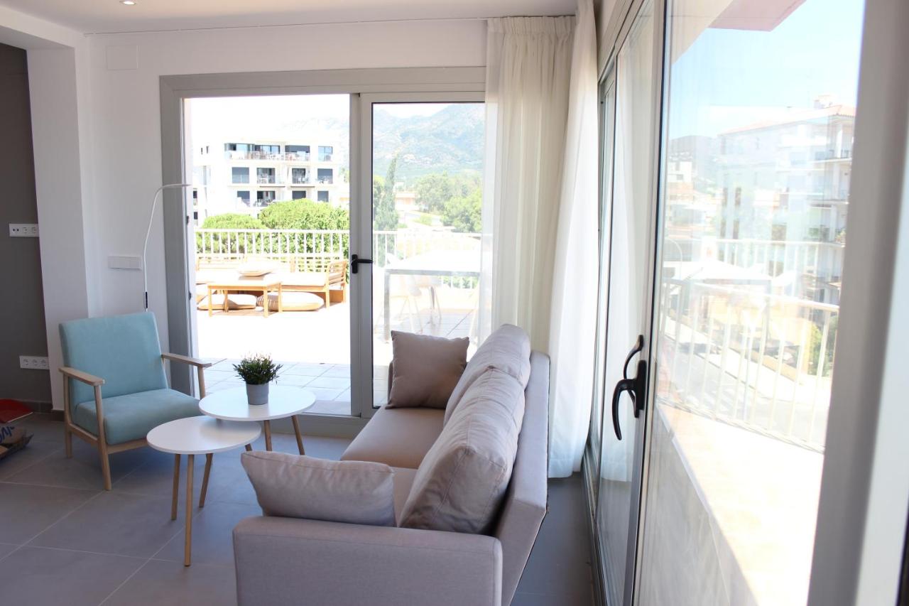 Beautiful loft, huge sunny terrace, view over the beach and ...