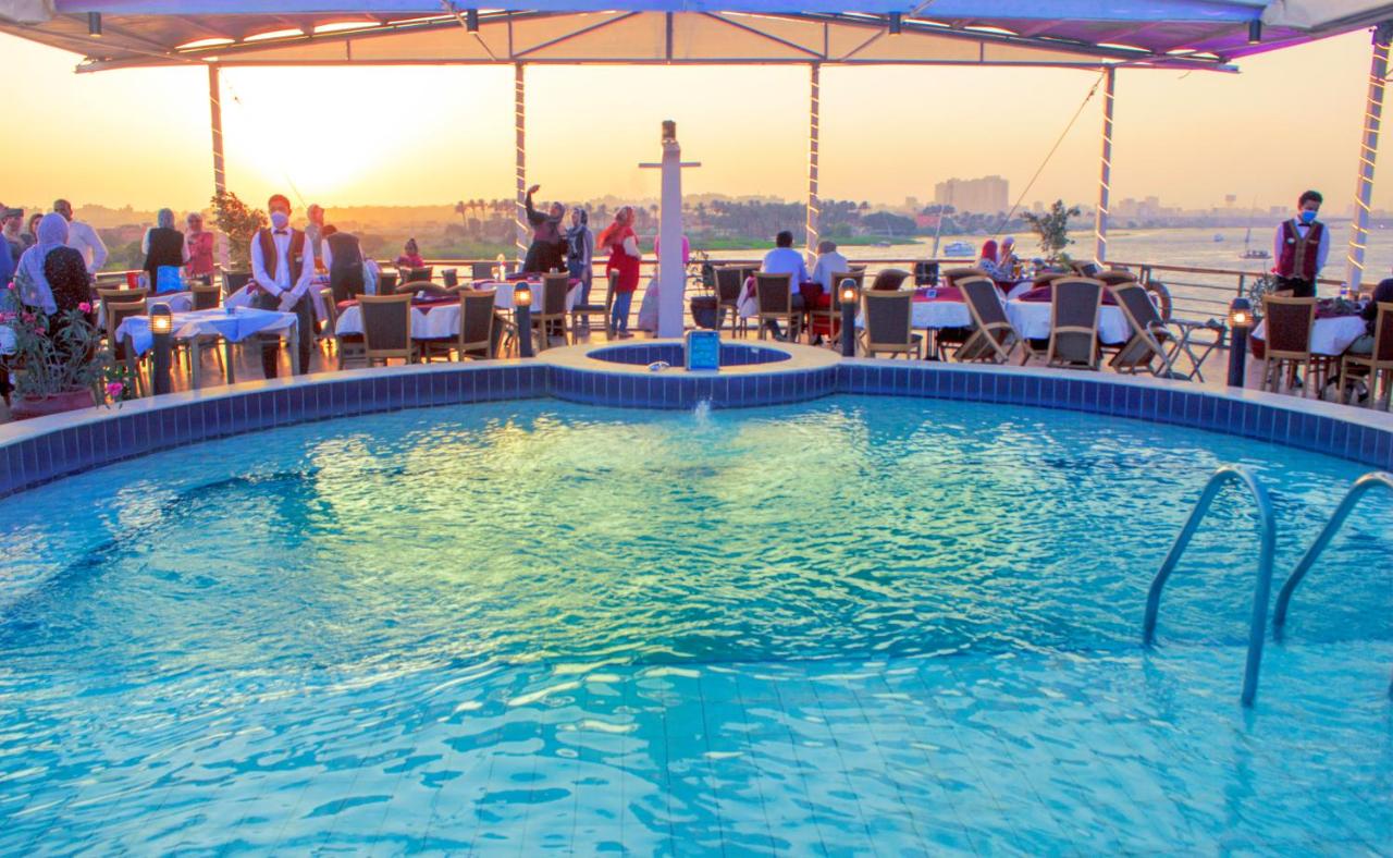 Rooftop swimming pool: Nile View Jewel Hotel