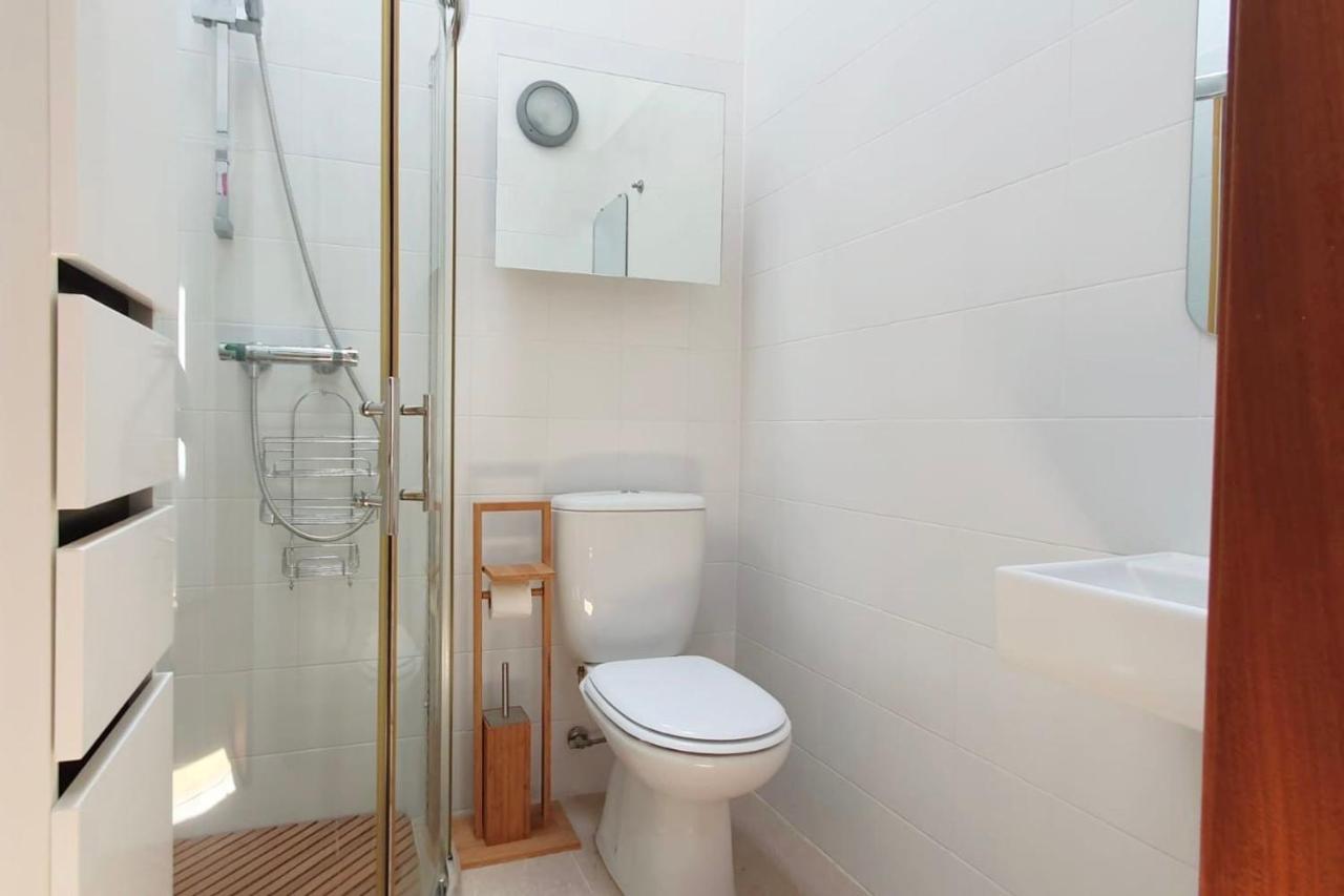 LovelyStay - Yellow Submarine House - 3