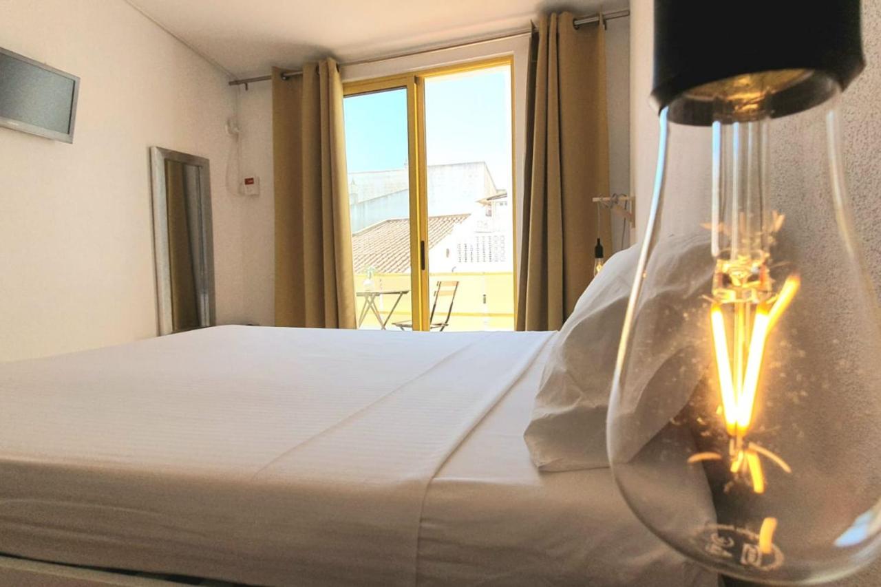 LovelyStay - Yellow Submarine House - 2