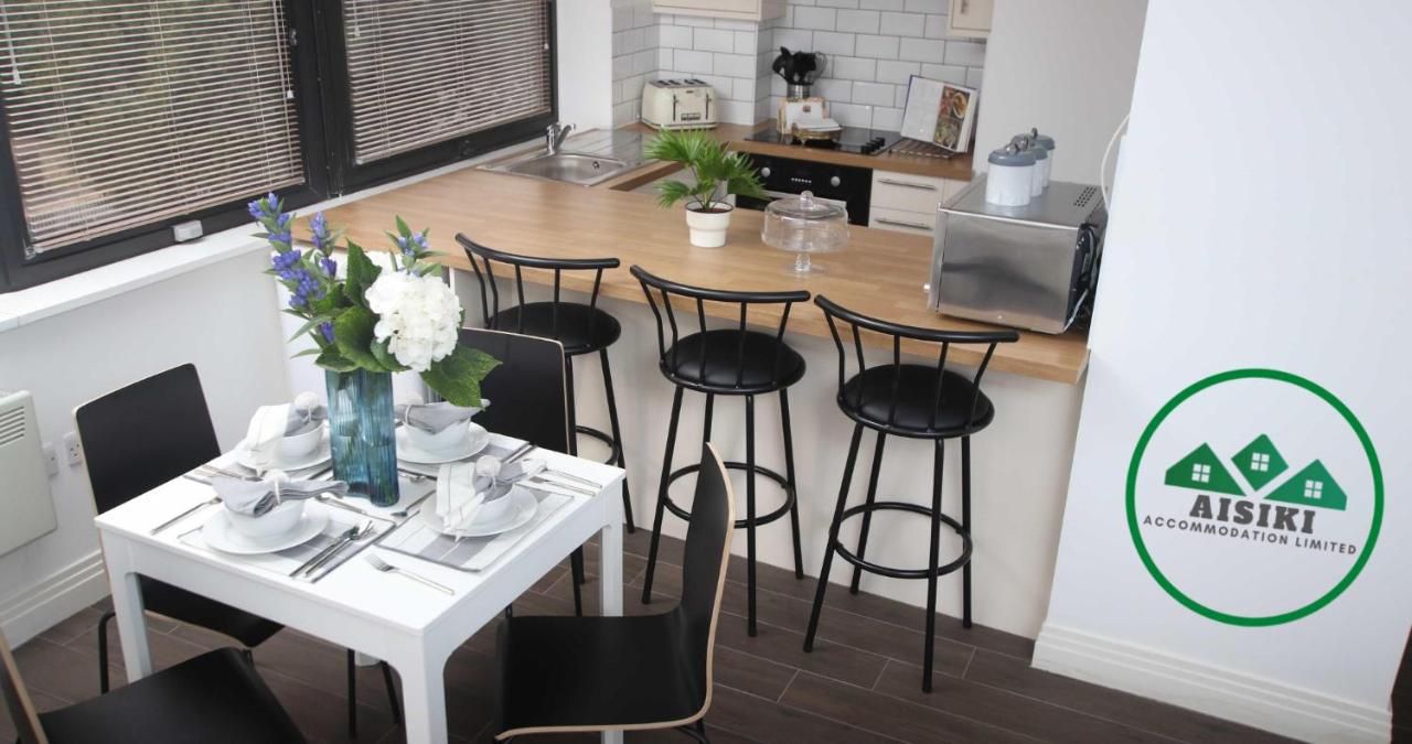 Aisiki Living at Upton Rd, Multiple 1, 2, or 3 Bedroom Apartments, King or Twin beds with FREE WIFI and FREE PARKING photo